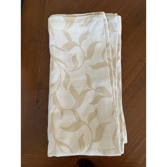 Sur La Table Italian Neutral Floral Napkins - 20 x 20, Set of 4 MSRP $50 - Picture 3 of 8